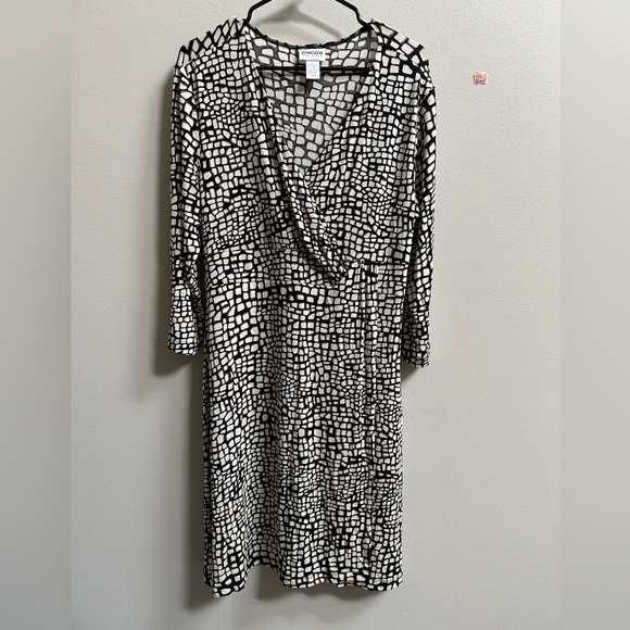 Chico’s Travelers Faux Wrap Midi Dress Abstract Black Print Women’s Size 2/L/12 - Picture 1 of 8